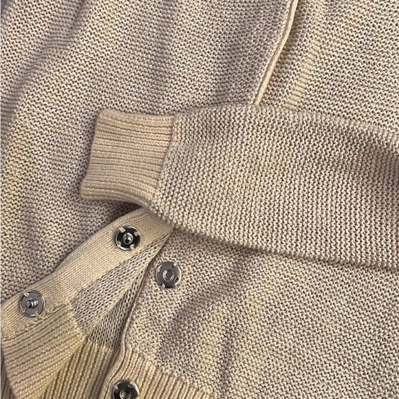 BAUM UND PFERDGARTEN Cream V-Neck Cardigan Sweater - Picture 5 of 7